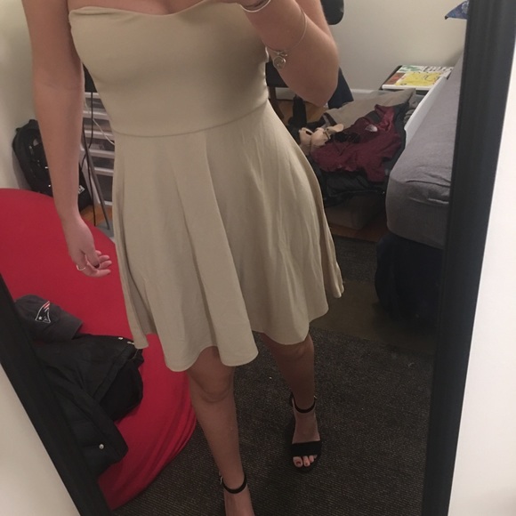 ❗️FREE w/any purchase❗️NWT nude dress - Picture 3 of 6